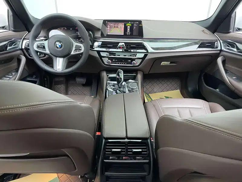 2020 BMW 5 Series 525Li M Sport Package — миниатюра 21