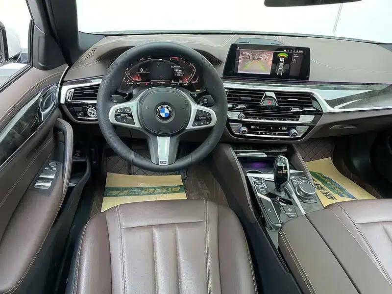 2020 BMW 5 Series 525Li M Sport Package — миниатюра 22