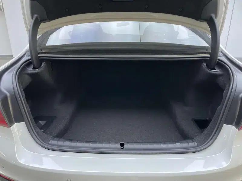 2020 BMW 5 Series 525Li M Sport Package — миниатюра 29