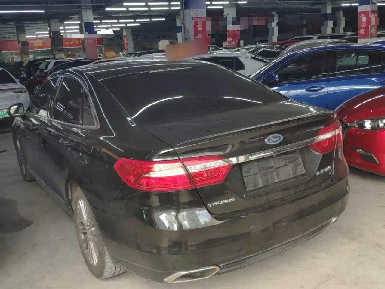 Ford Taurus 2015 EcoBoost 245 Luxury Model — миниатюра 4