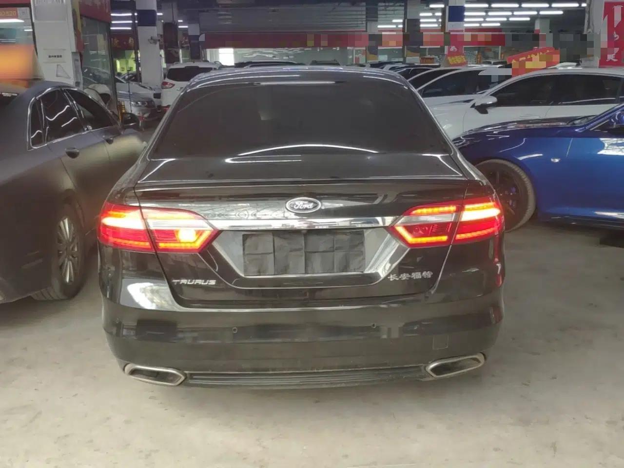 Ford Taurus 2015 EcoBoost 245 Luxury Model — миниатюра 5