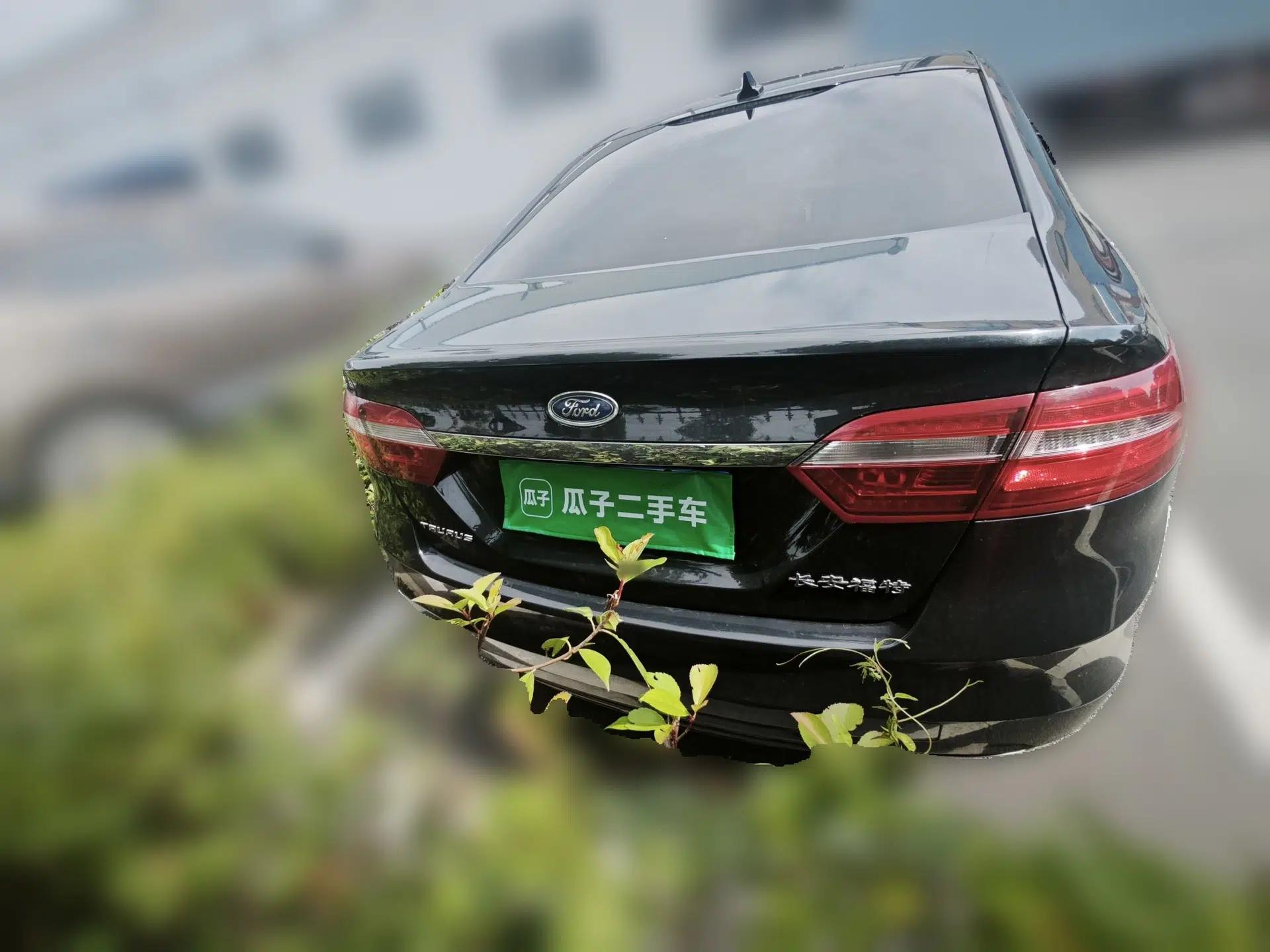 Ford Taurus 2017 EcoBoost 245 Luxury Model — миниатюра 5