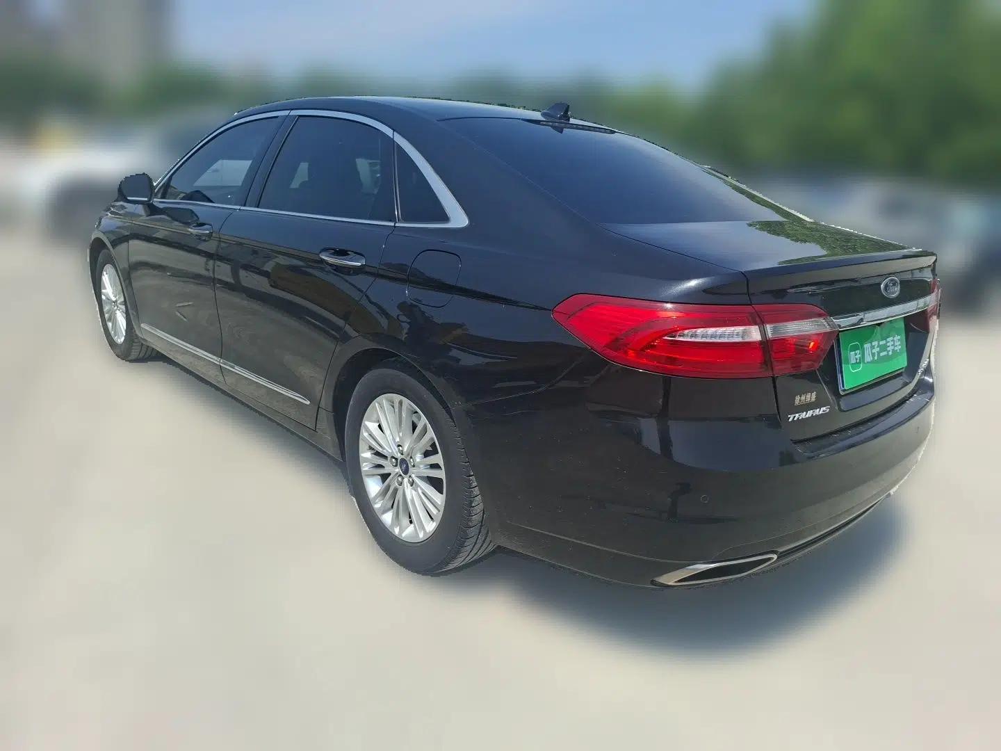 Ford Taurus 2015 EcoBoost 245 Fashion Edition — миниатюра 4