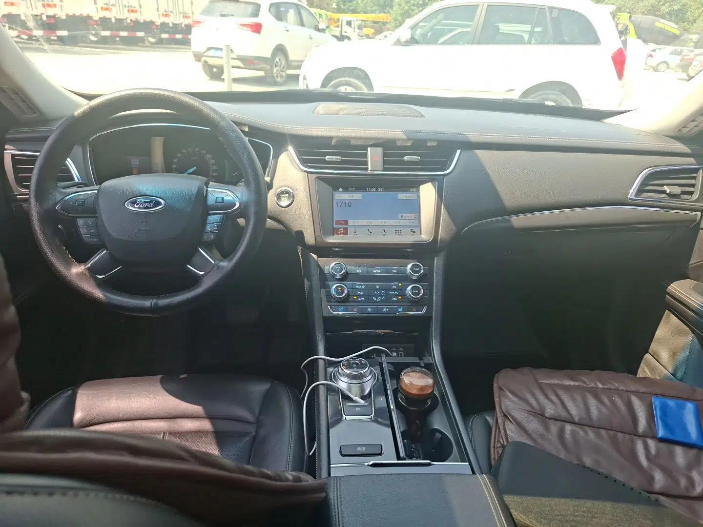 Ford Taurus 2015 EcoBoost 245 Fashion Edition — миниатюра 9