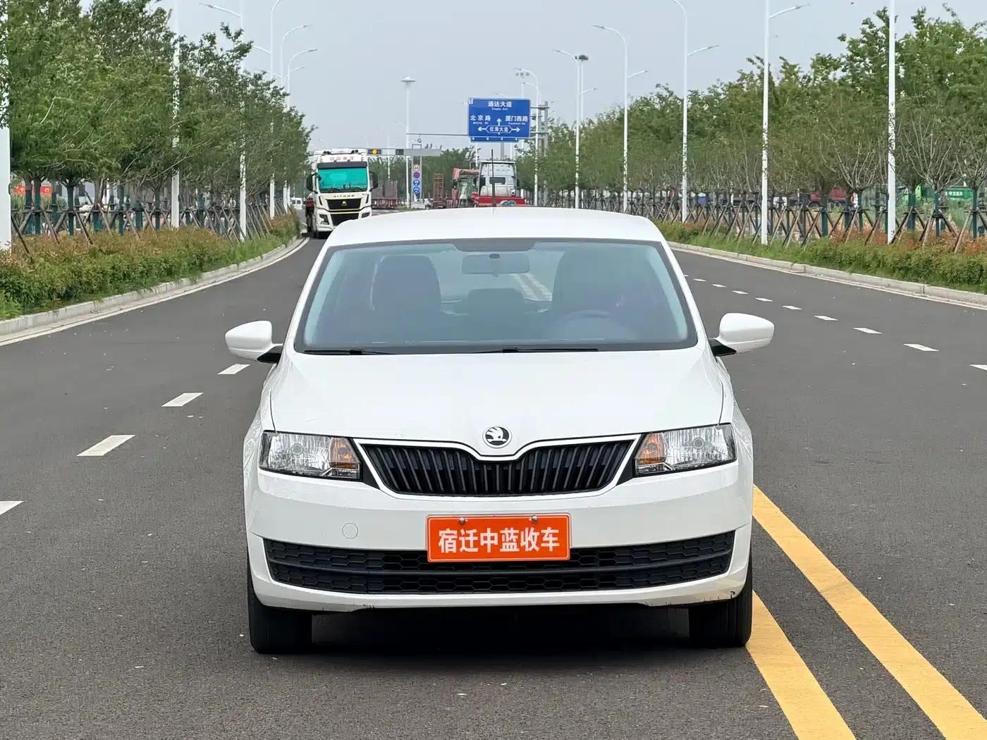 Rapid Spaceback 2016 Facelift 1.6L Automatic — миниатюра 2