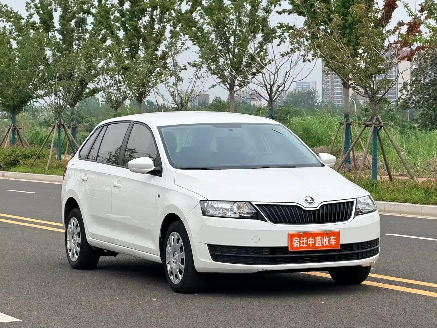 Rapid Spaceback 2016 Facelift 1.6L Automatic — миниатюра 3