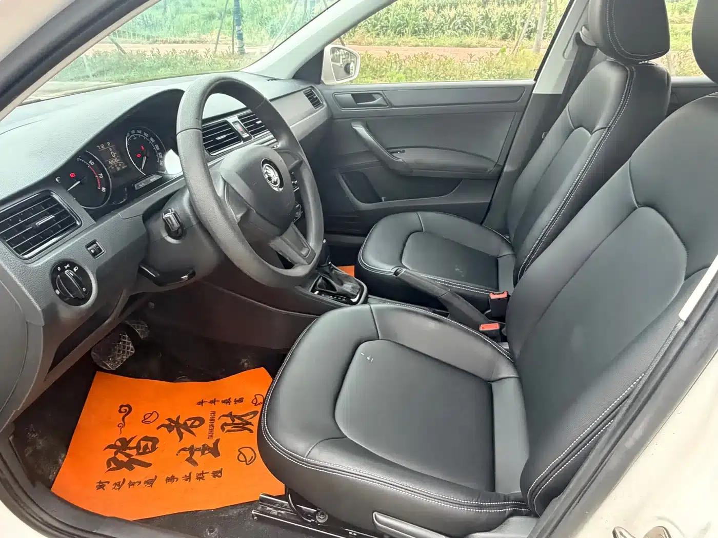 Rapid Spaceback 2016 Facelift 1.6L Automatic — миниатюра 4