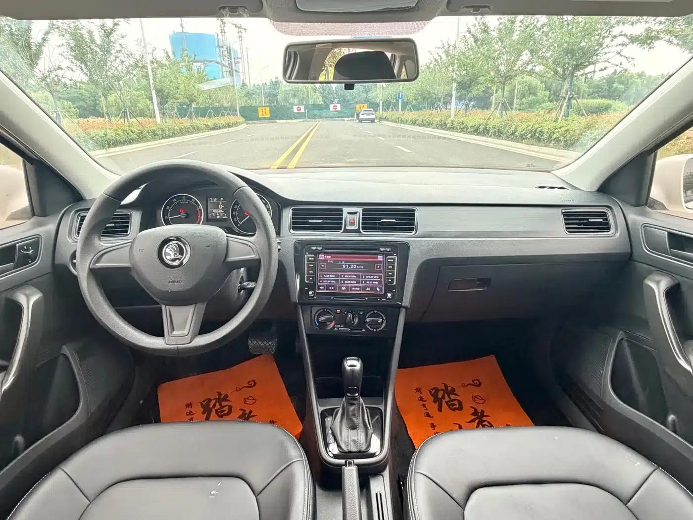 Rapid Spaceback 2016 Facelift 1.6L Automatic — миниатюра 5