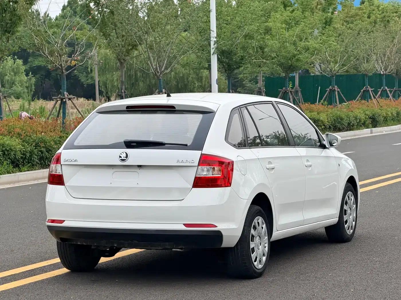 Rapid Spaceback 2016 Facelift 1.6L Automatic — миниатюра 7