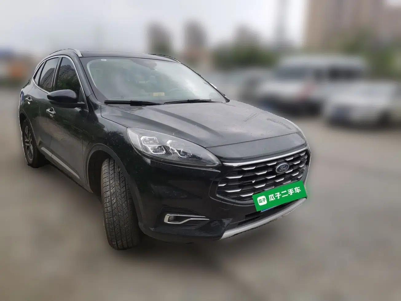 Ford Escape 2020 EcoBoost 245 Four-Wheel Drive Titanium Edition — миниатюра 3
