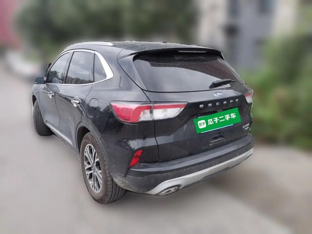 Ford Escape 2020 EcoBoost 245 Four-Wheel Drive Titanium Edition — миниатюра 4