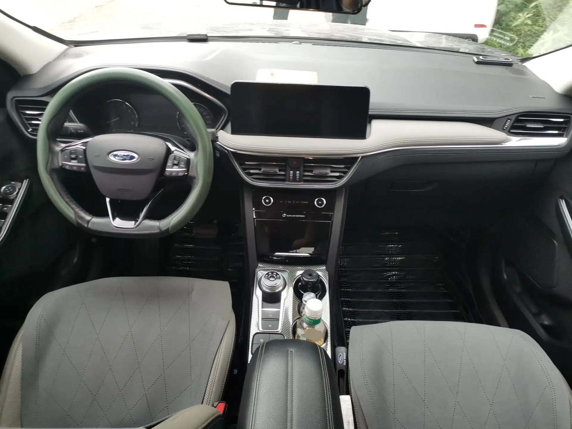 Ford Escape 2020 EcoBoost 245 Four-Wheel Drive Titanium Edition — миниатюра 9