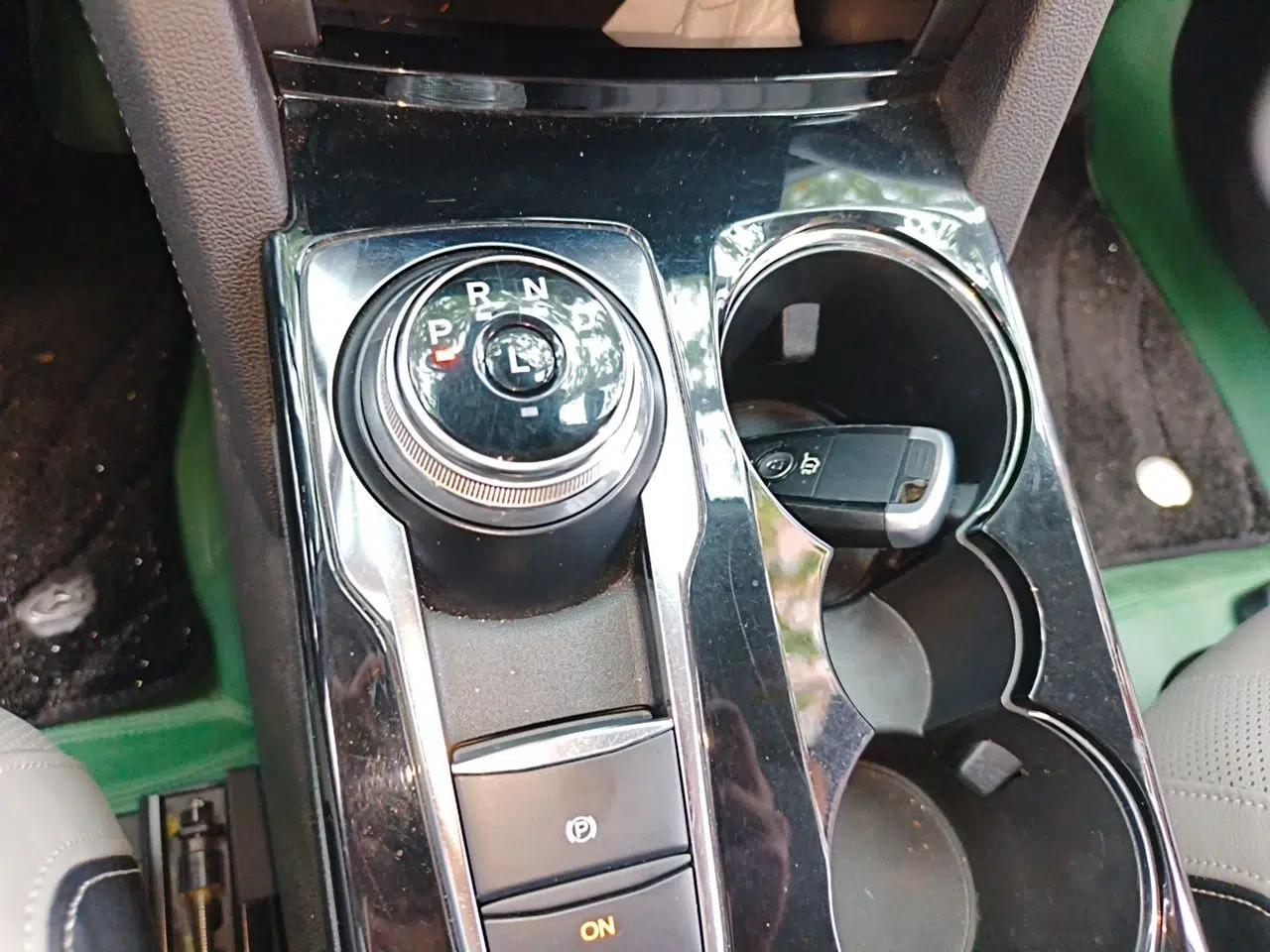 Ford Escape 2020 EcoBoost 245 Two-Wheel Drive Smart & Enjoyment Model — миниатюра 14