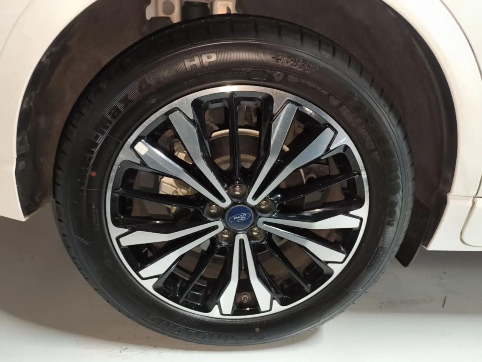 Ford Escape 2020 EcoBoost 245 Four-Wheel Drive ST-LINE Deluxe Edition — миниатюра 11