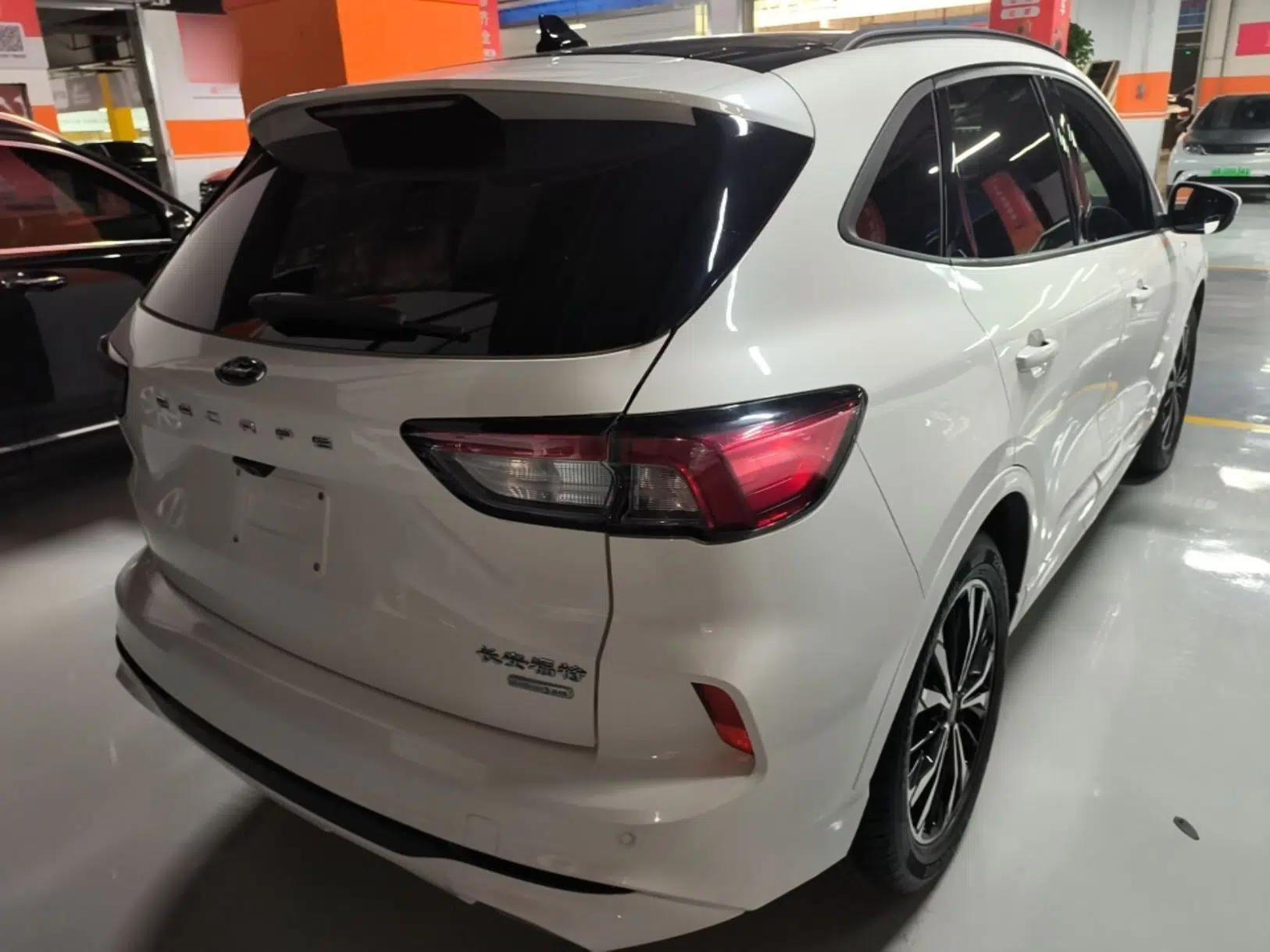 Ford Escape 2020 EcoBoost 245 Four-Wheel Drive ST-LINE Deluxe Edition — миниатюра 6