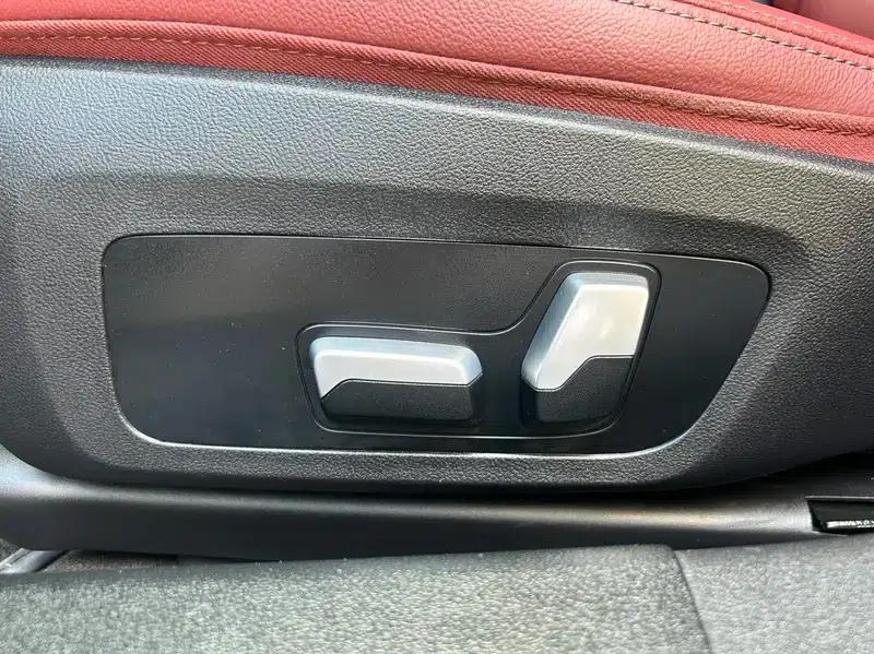 2022 BMW 3 Series 325i M Sport Shadow Edition — миниатюра 21