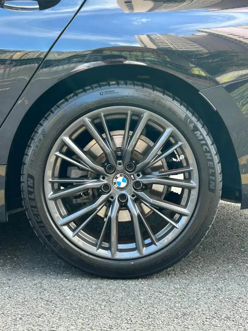 2022 BMW 3 Series 325i M Sport Shadow Edition — миниатюра 8