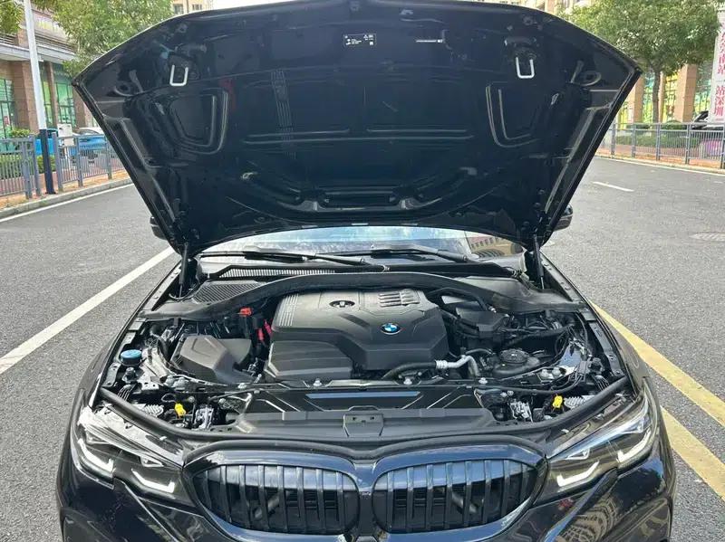2022 BMW 3 Series 325i M Sport Shadow Edition — миниатюра 9