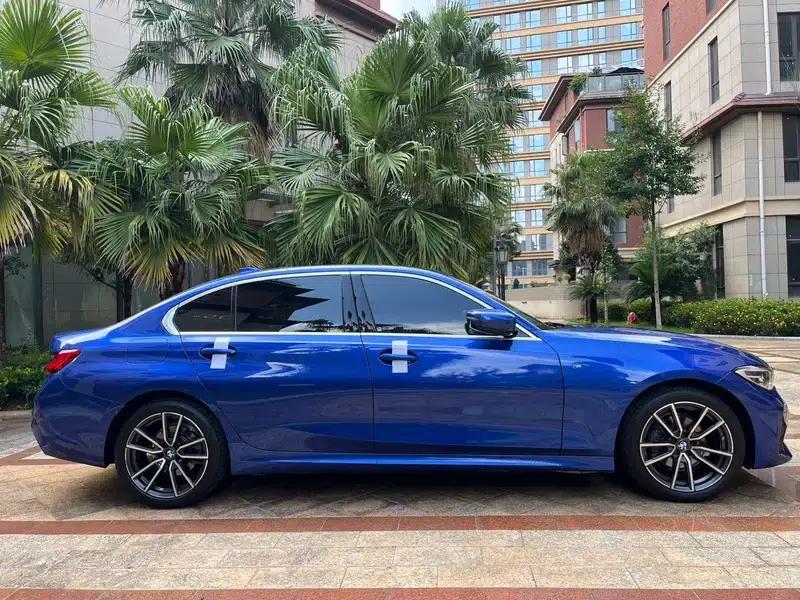 2020 BMW 3 Series 325Li M Sport Package — миниатюра 8