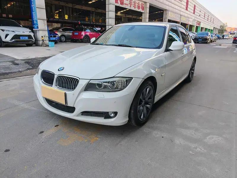 2011 BMW 3 Series 320i Luxury — миниатюра 1