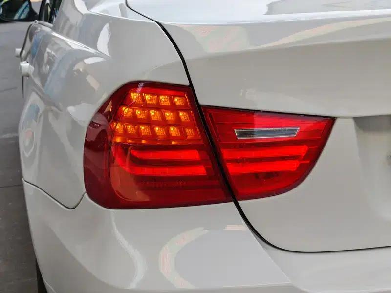 2011 BMW 3 Series 320i Luxury — миниатюра 11