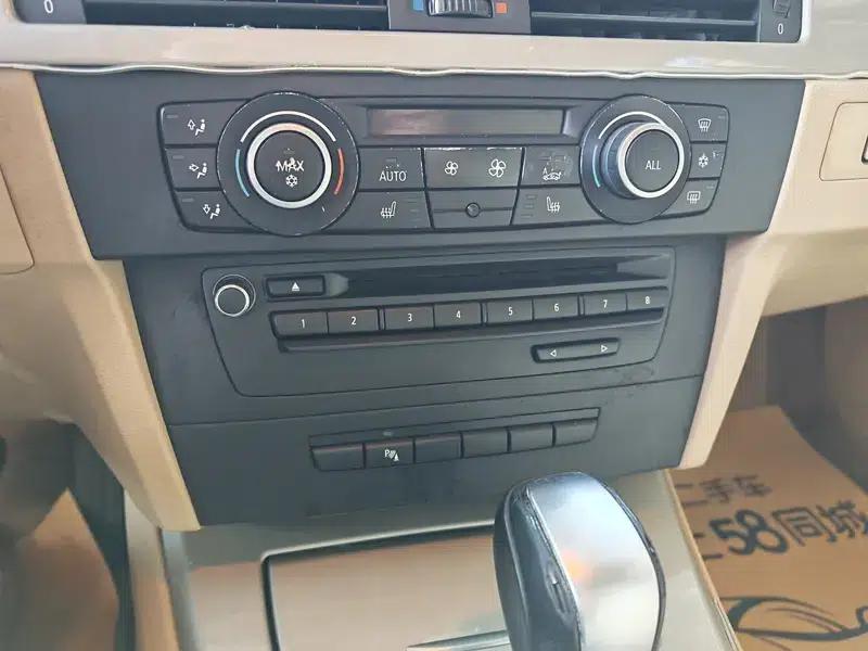 2011 BMW 3 Series 320i Luxury — миниатюра 13