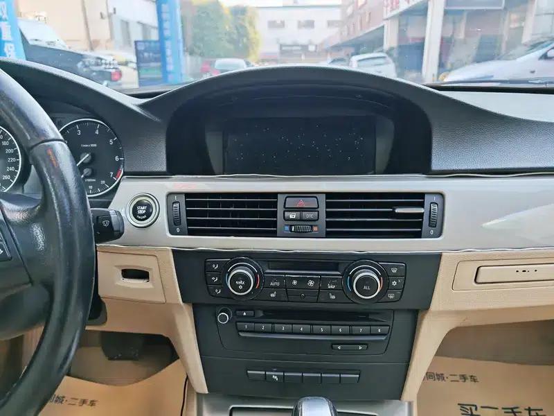 2011 BMW 3 Series 320i Luxury — миниатюра 15