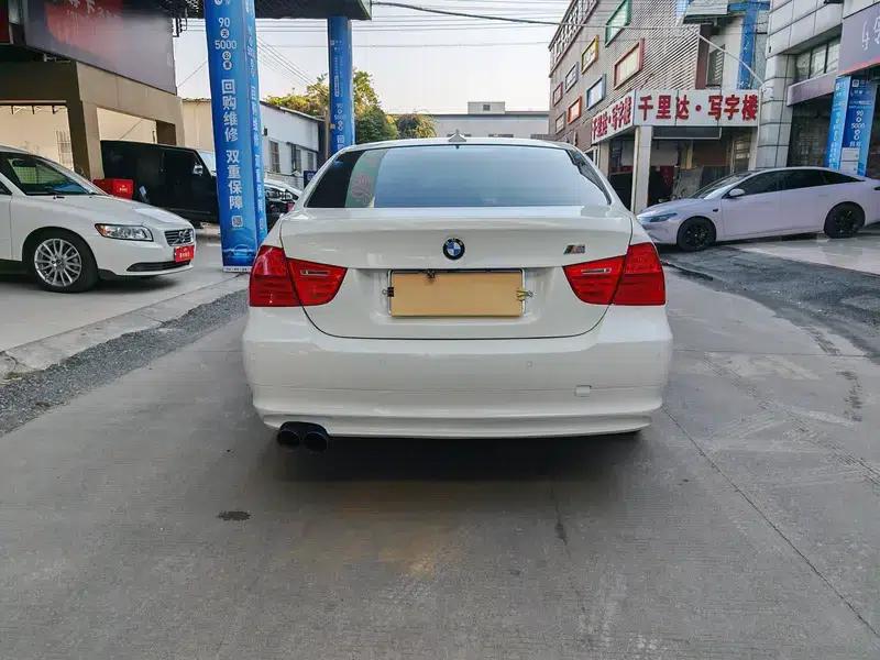 2011 BMW 3 Series 320i Luxury — миниатюра 6