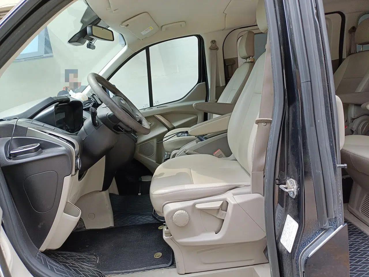 Ford Tourneo Custom 2017 2.0T Automatic Elite Edition — миниатюра 15