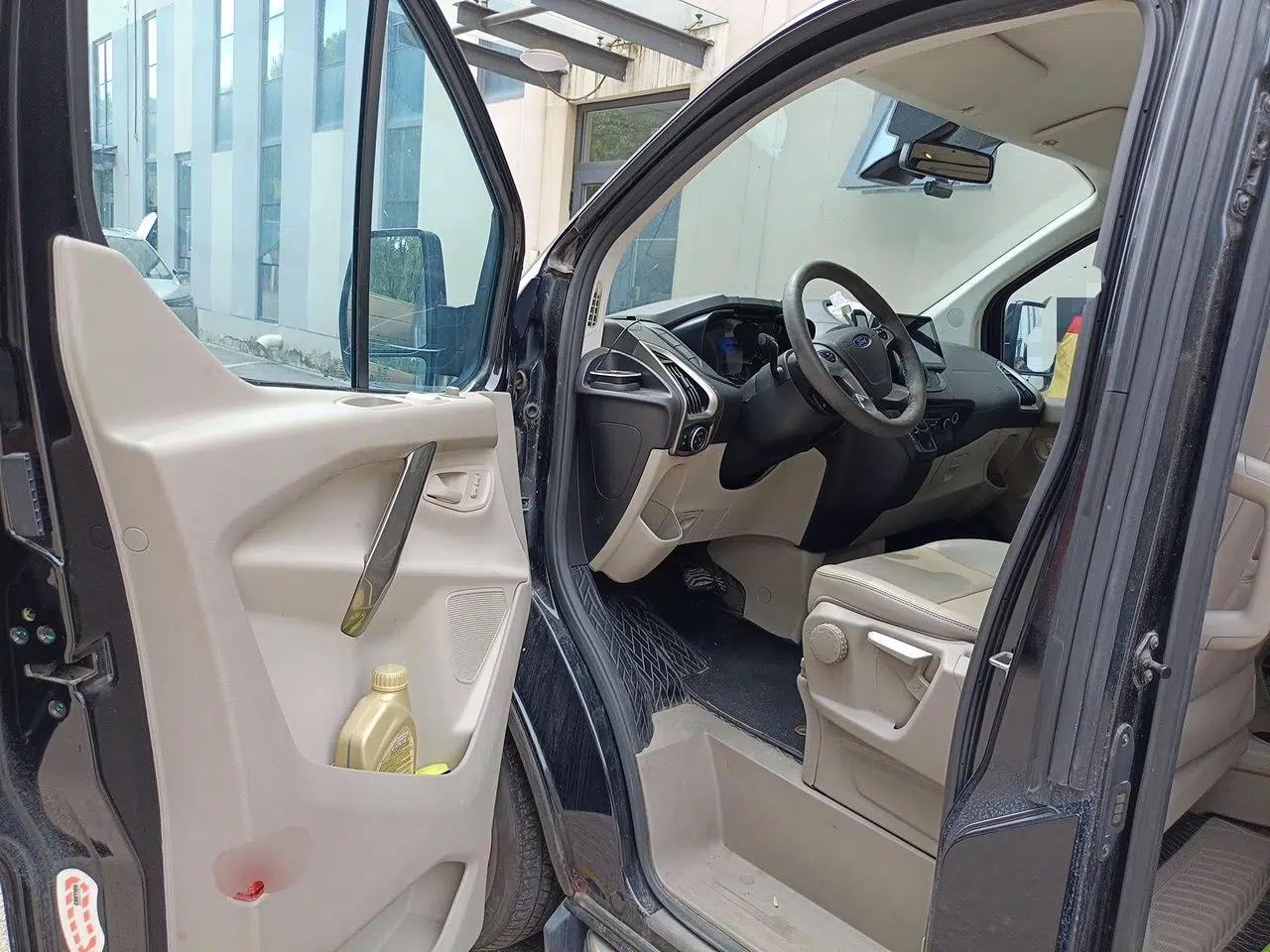 Ford Tourneo Custom 2017 2.0T Automatic Elite Edition — миниатюра 16