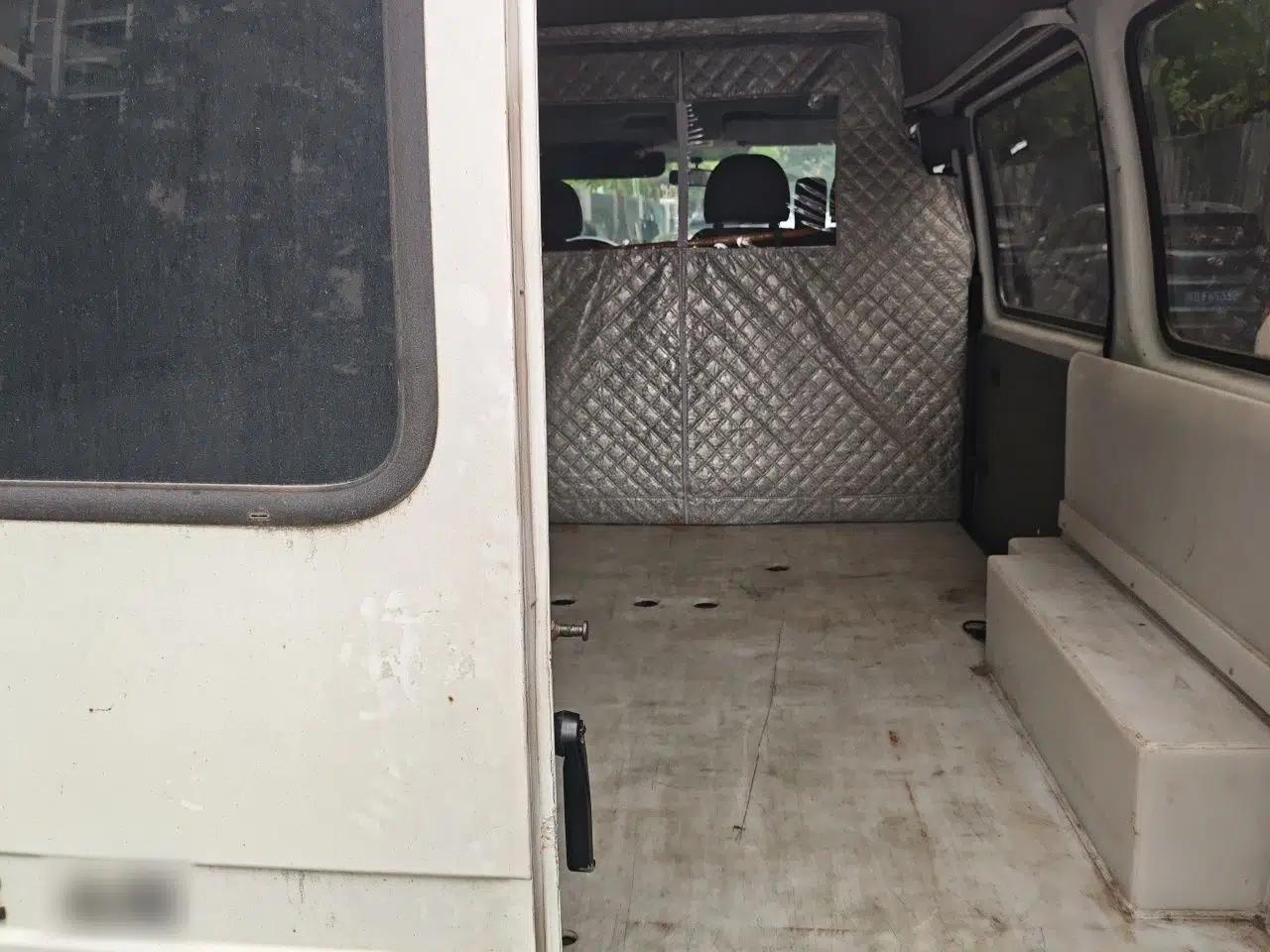 Ford Classic Transit 2013 2.8T Facelifted Diesel Van - Short Wheelbase Mid-Roof Model JX493ZLQ4 — миниатюра 19