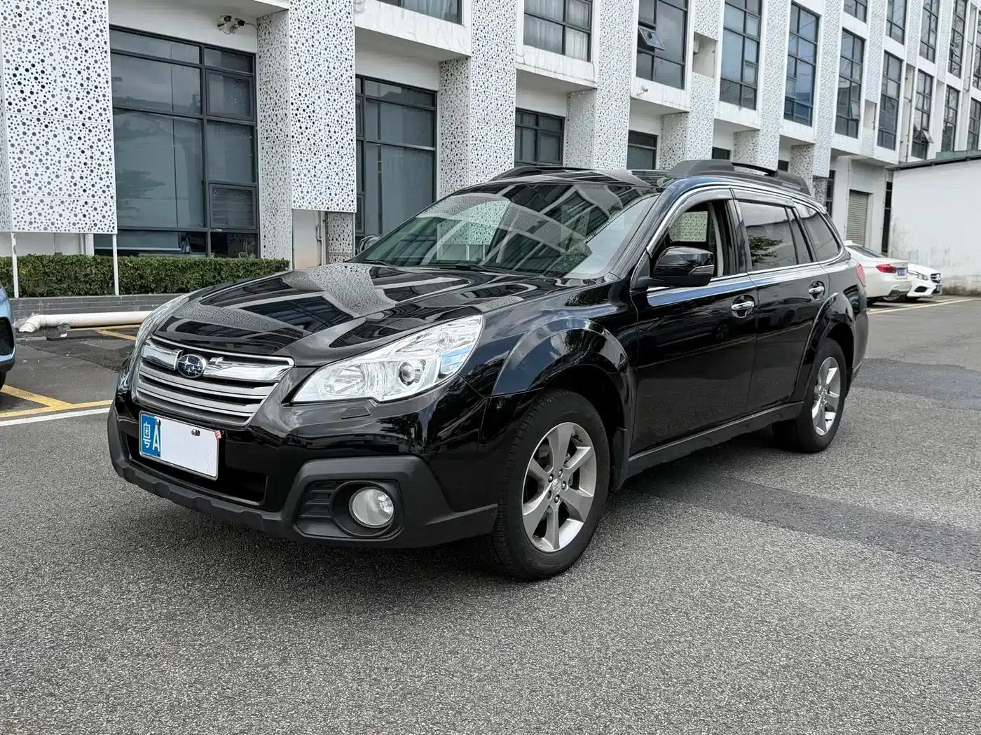 Outback 2013 2.5i Luxury Edition — миниатюра 1