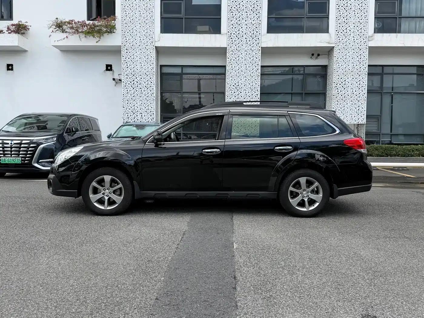 Outback 2013 2.5i Luxury Edition — миниатюра 4