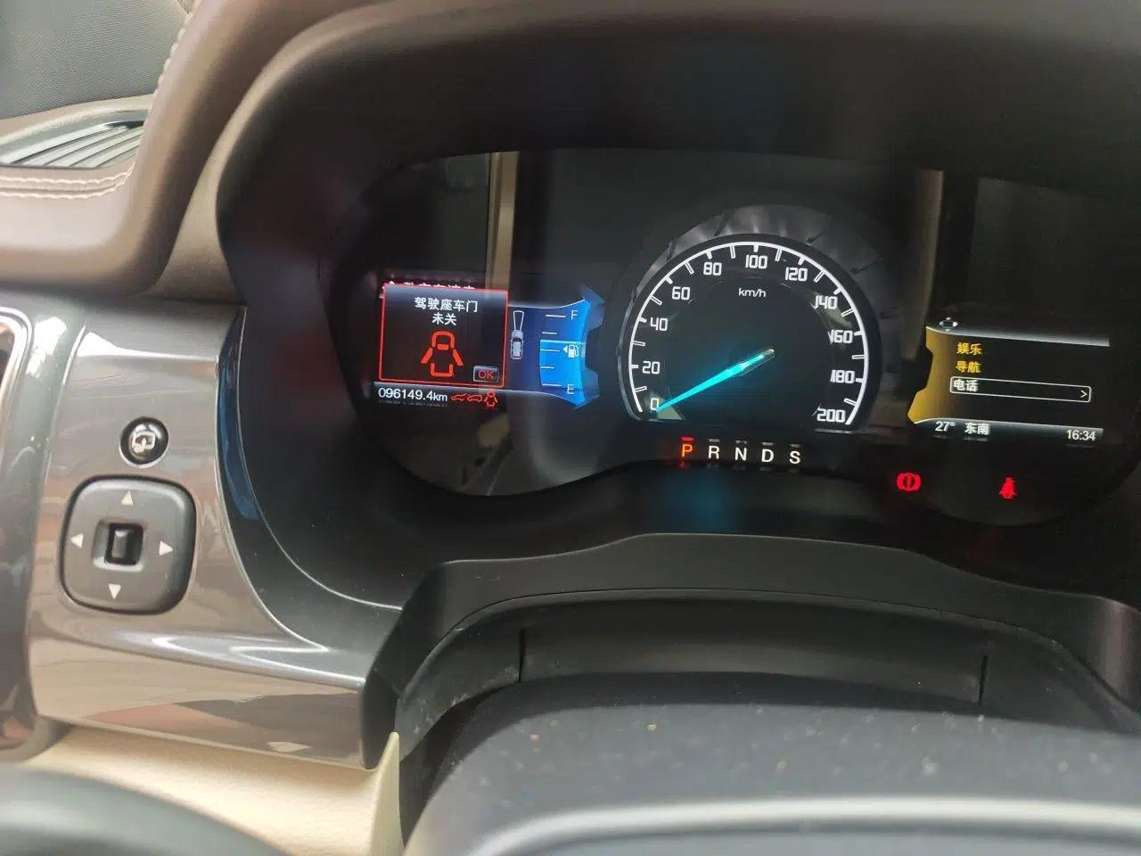 Ford Everest 2016 2.0T Gasoline Automatic 4x4 Flagship Edition — миниатюра 12