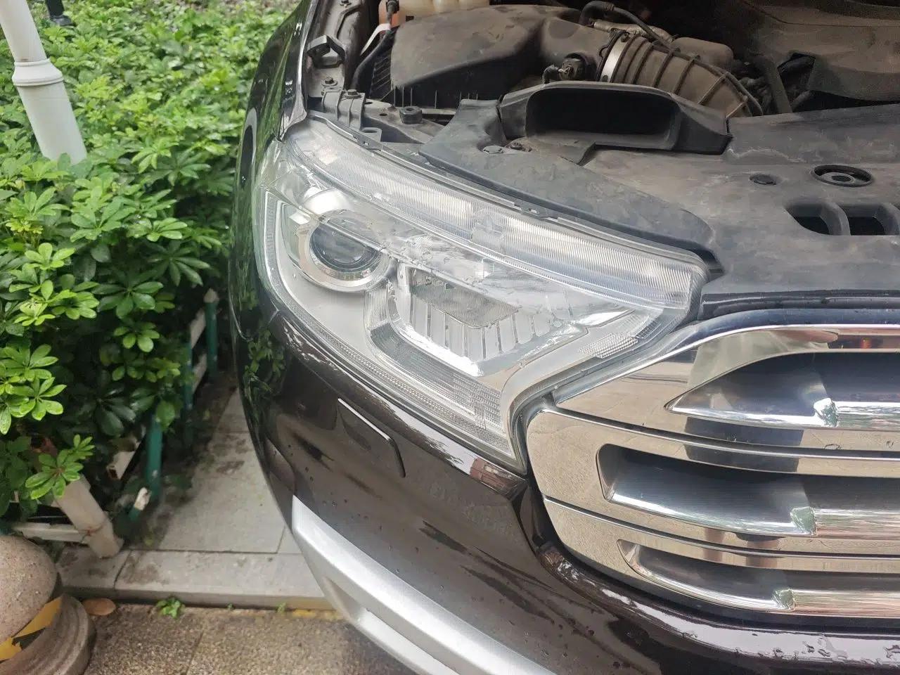 Ford Everest 2016 2.0T Gasoline Automatic 4x4 Flagship Edition — миниатюра 7