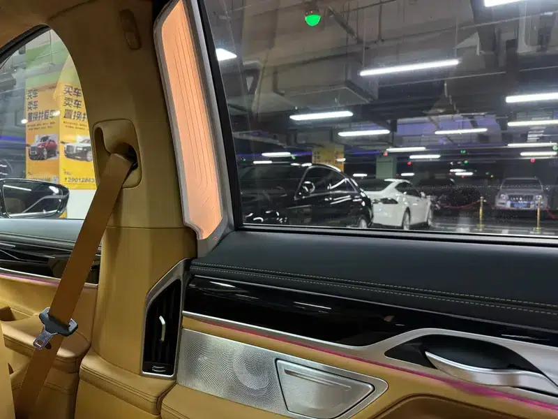 2018 BMW 7 Series 740Li xDrive Luxury M Sport Package — миниатюра 30