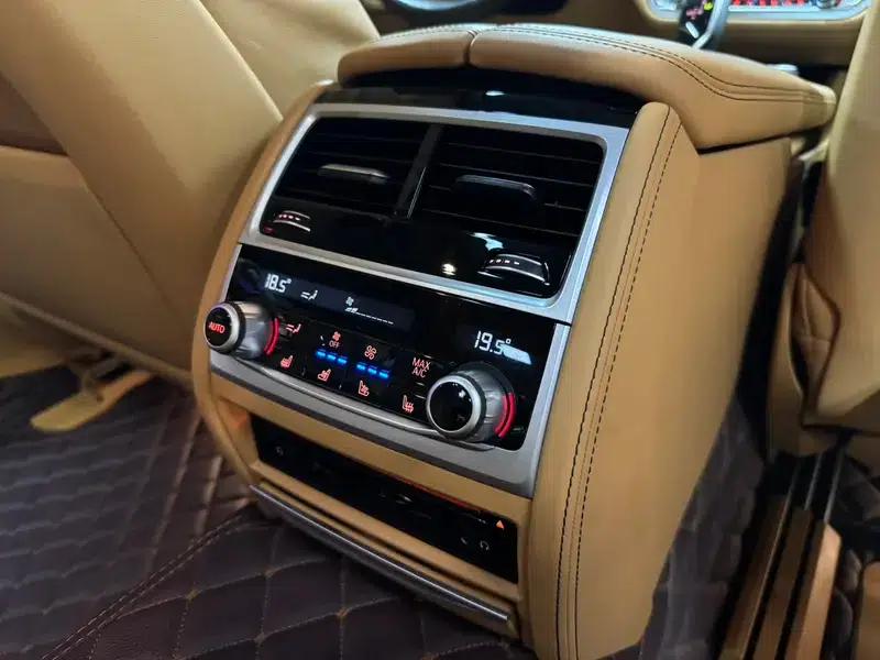 2018 BMW 7 Series 740Li xDrive Luxury M Sport Package — миниатюра 31