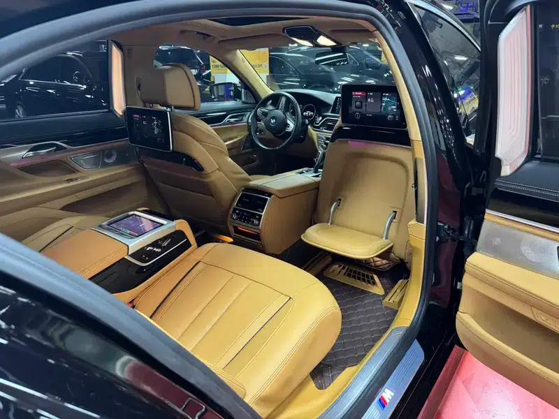 2018 BMW 7 Series 740Li xDrive Luxury M Sport Package — миниатюра 33
