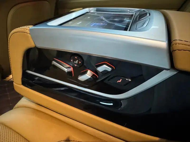 2018 BMW 7 Series 740Li xDrive Luxury M Sport Package — миниатюра 40