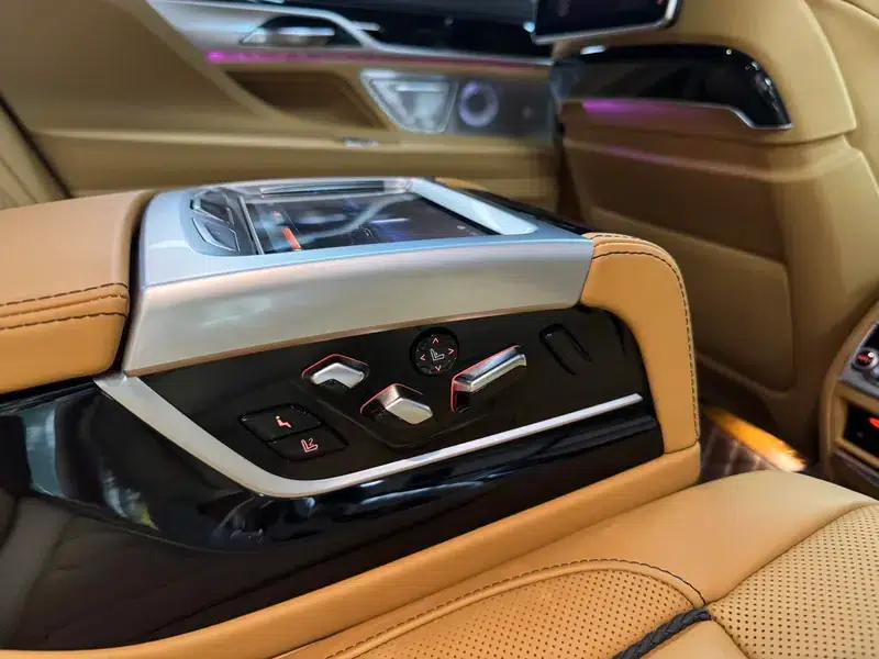 2018 BMW 7 Series 740Li xDrive Luxury M Sport Package — миниатюра 46