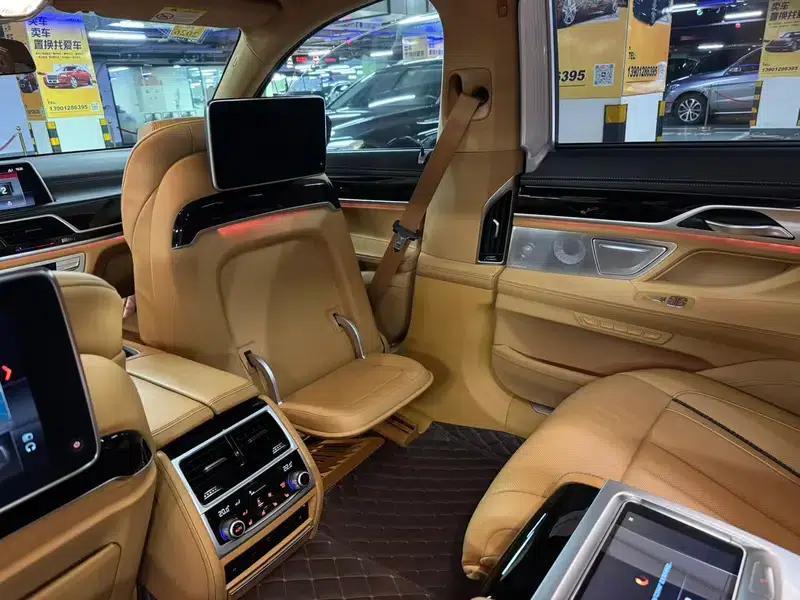 2018 BMW 7 Series 740Li xDrive Luxury M Sport Package — миниатюра 49