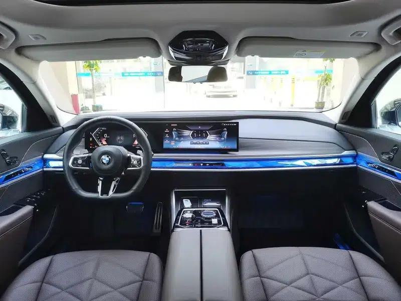 2023 BMW 7 Series 735Li Luxury Package — миниатюра 17
