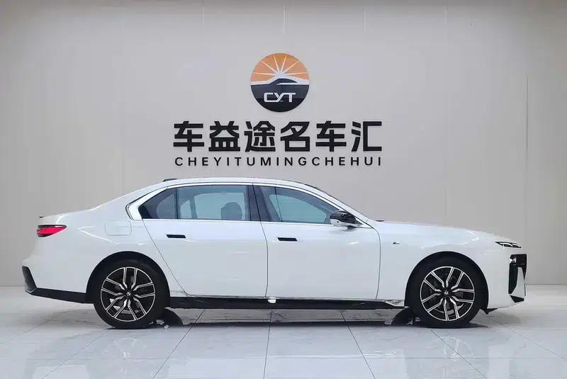 2023 BMW 7 Series 735Li Luxury Package — миниатюра 4