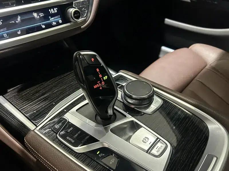 2018 BMW 7 Series 730Li Leading Edition M Sport Package — миниатюра 12