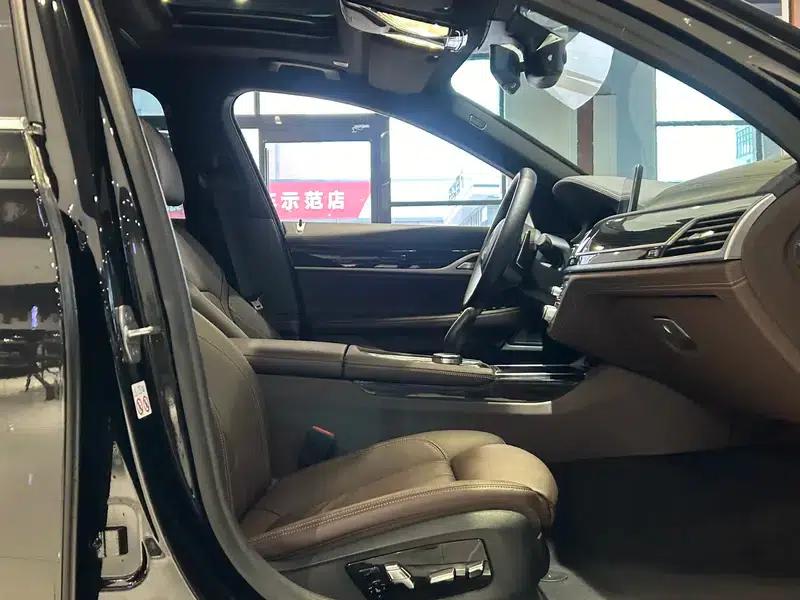 2018 BMW 7 Series 730Li Leading Edition M Sport Package — миниатюра 14