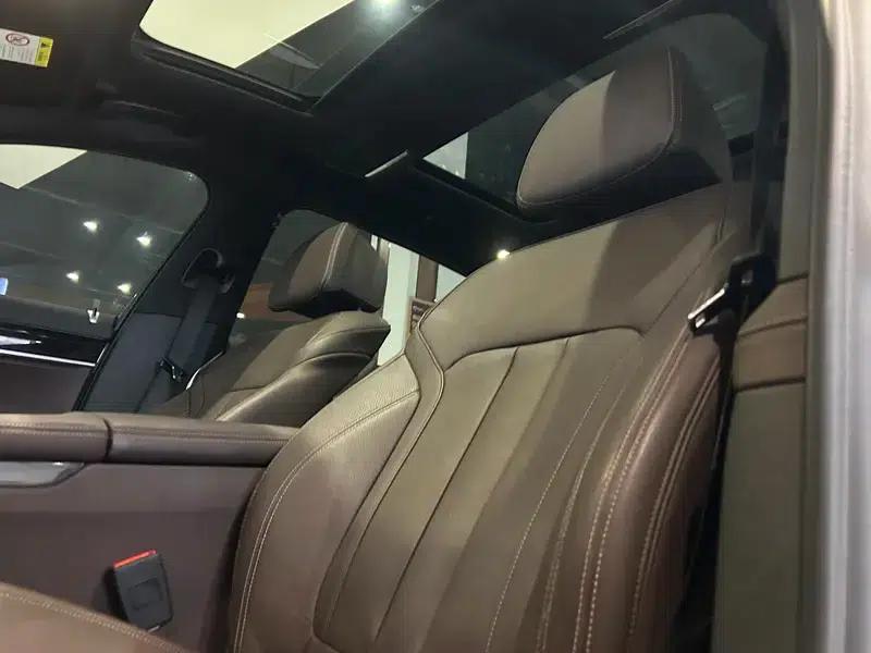 2018 BMW 7 Series 730Li Leading Edition M Sport Package — миниатюра 15