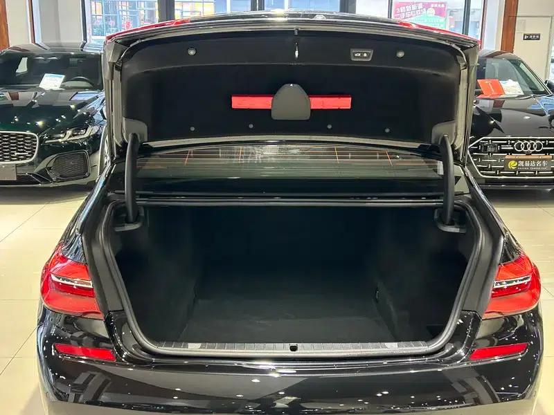 2018 BMW 7 Series 730Li Leading Edition M Sport Package — миниатюра 17