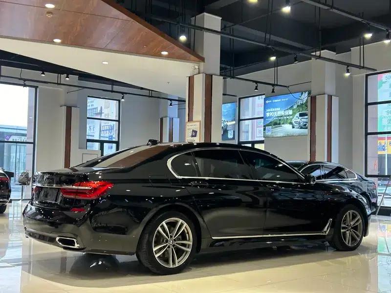2018 BMW 7 Series 730Li Leading Edition M Sport Package — миниатюра 6