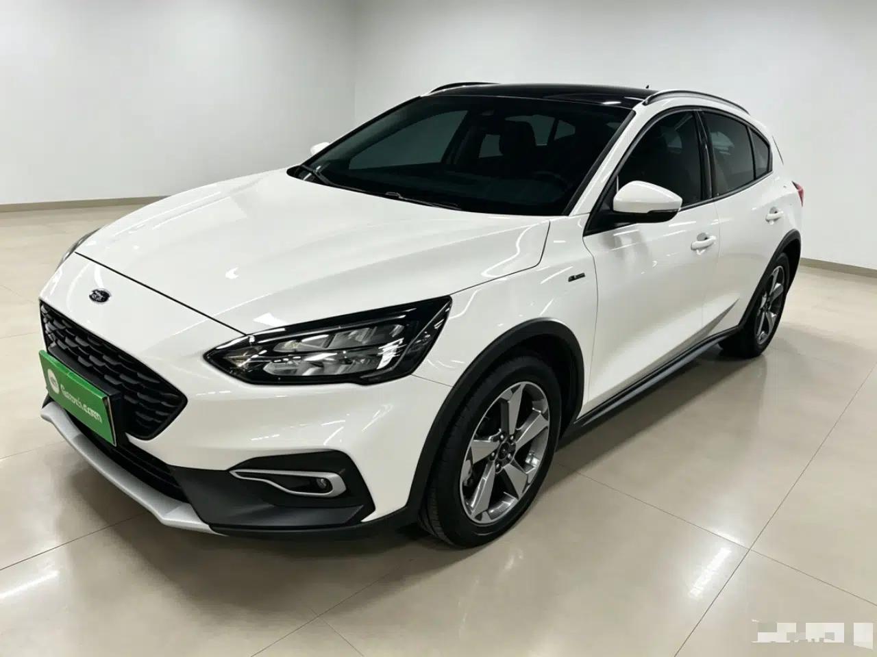 Ford Focus Active 2021 EcoBoost 180 Automatic Trendy Model — миниатюра 1
