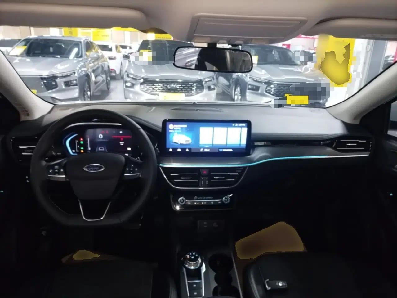 Ford Focus Active 2021 EcoBoost 180 Automatic Trendy Model — миниатюра 17